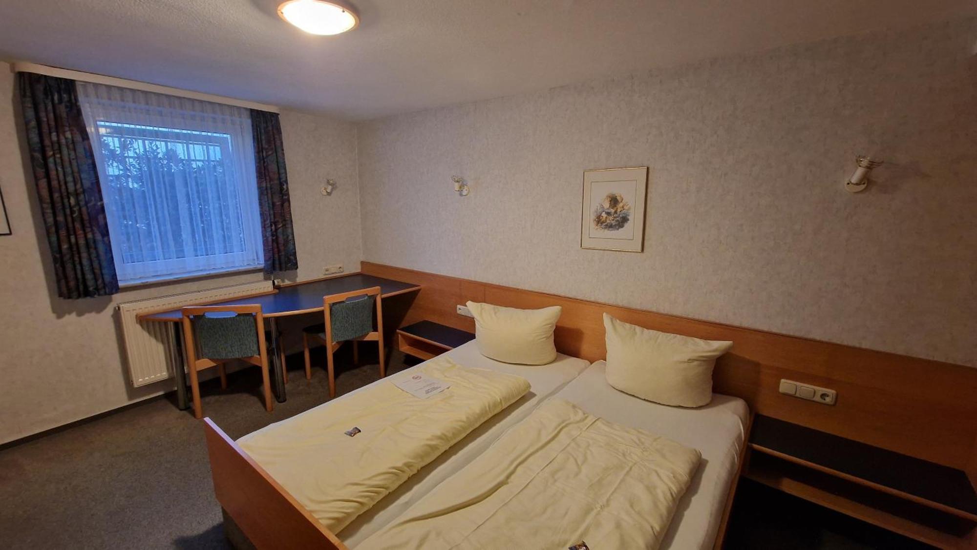 Schwarzer Adler - Hotel Garni Ipsheim Rum bild